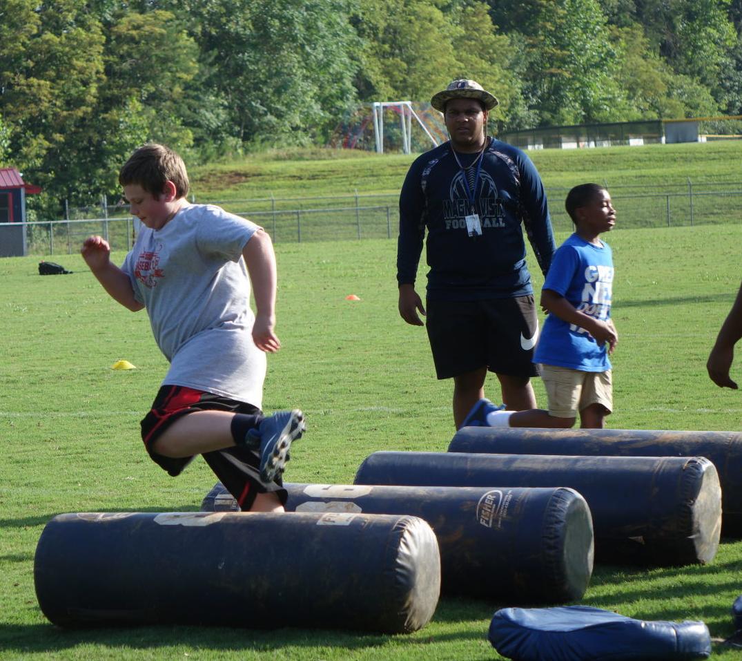 Magna Vista football camp